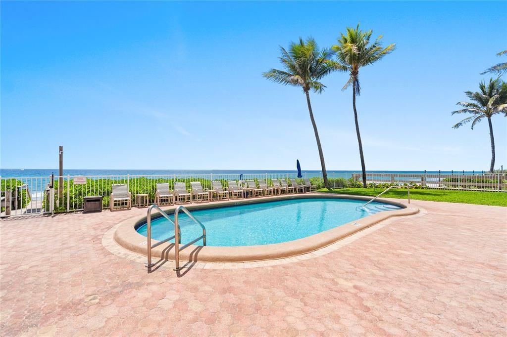 Hillsboro Colonnade Condo - Residential Lease