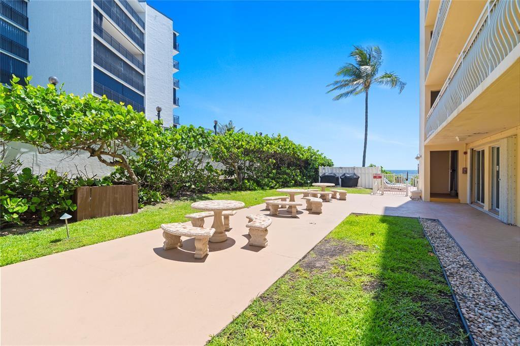 Hillsboro Colonnade Condo - Residential Lease