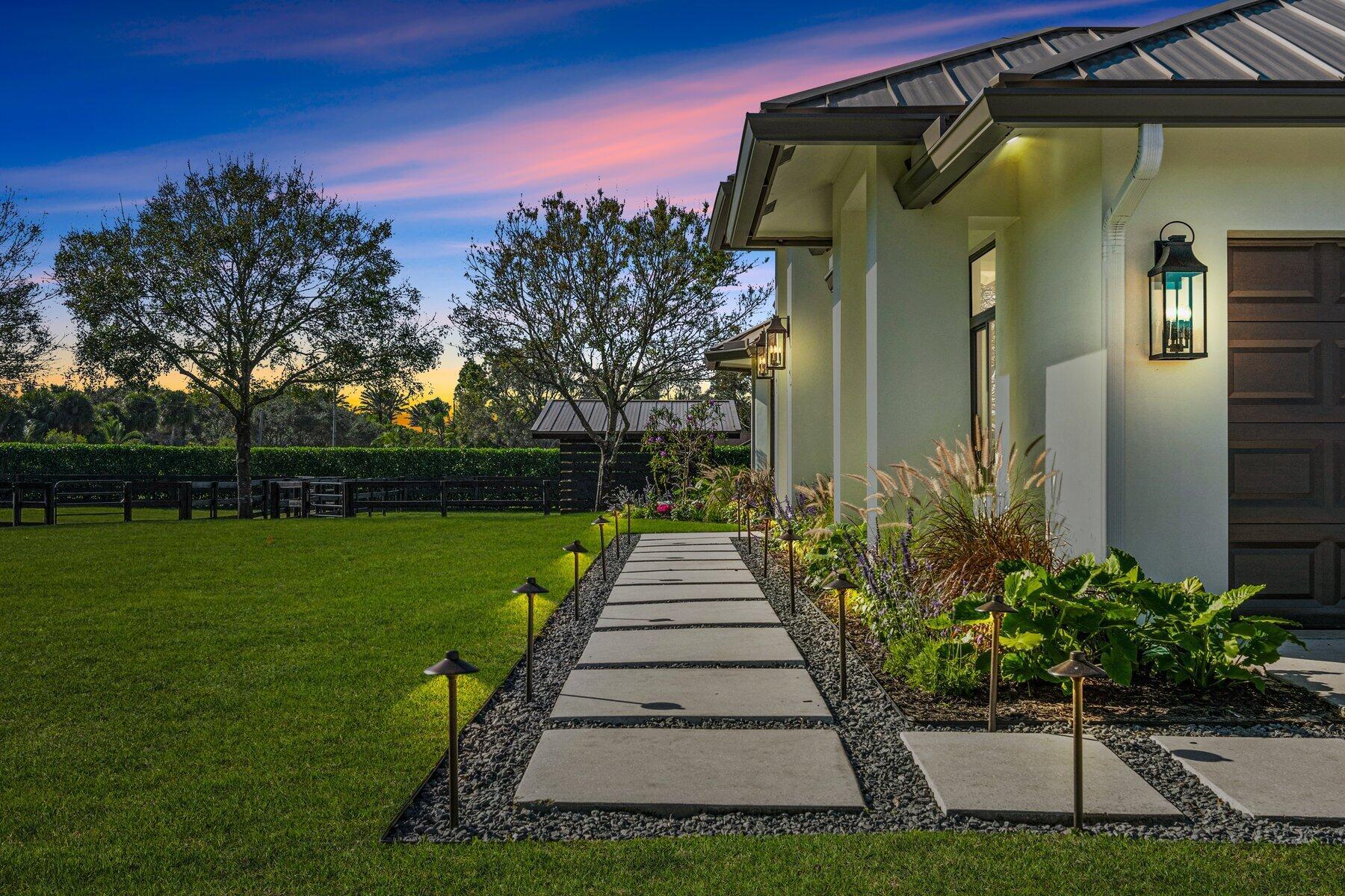 SADDLE TRAIL PARK OF WELL - Residential