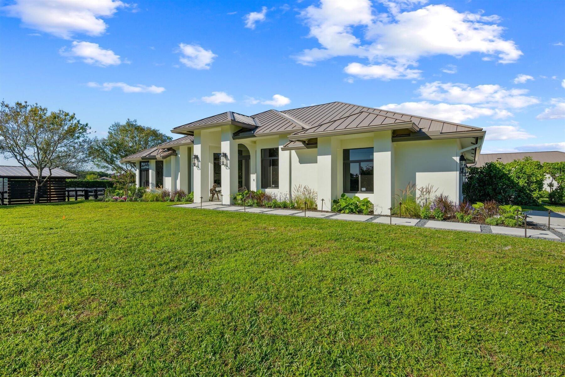 SADDLE TRAIL PARK OF WELL - Residential