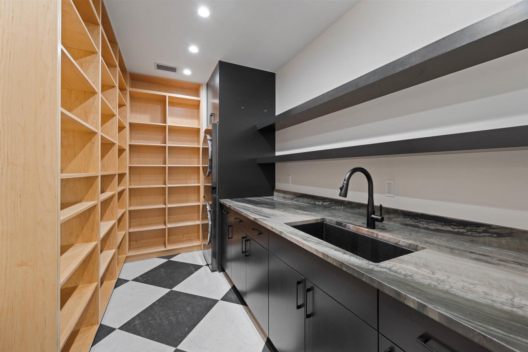 SADDLE TRAIL PARK OF WELL - Residential