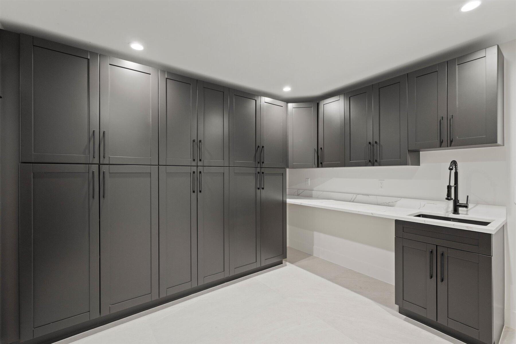 SADDLE TRAIL PARK OF WELL - Residential