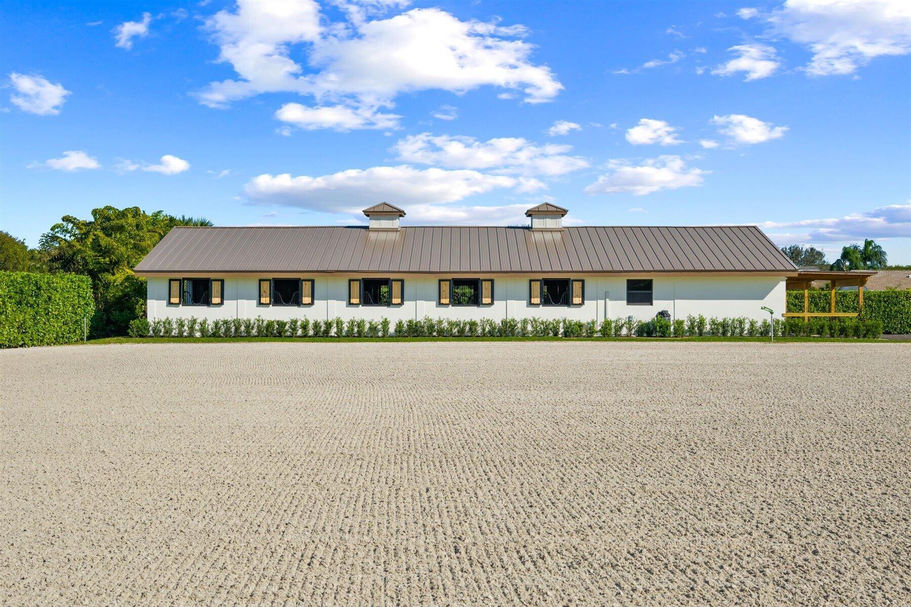 SADDLE TRAIL PARK OF WELL - Residential