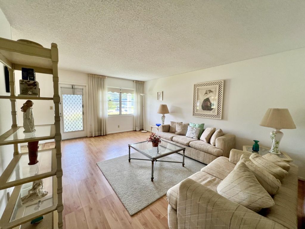 Photo of 194 Grantham F #194, Deerfield Beach, FL 33442 (MLS # F10497608)