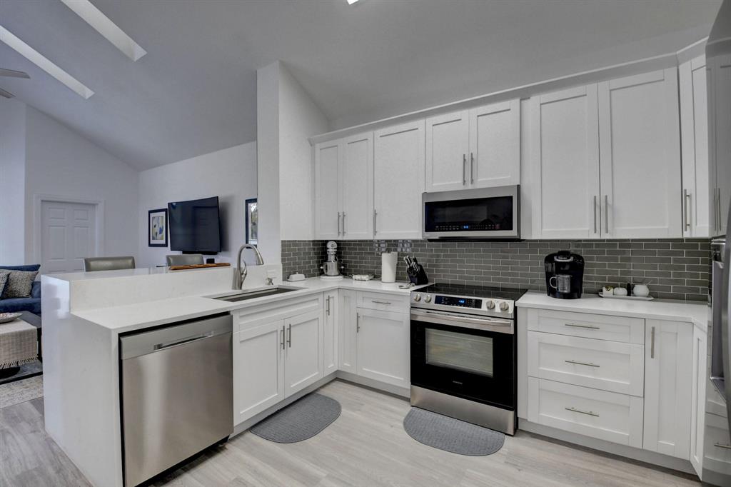 FAIRWAY LANDING - Residential