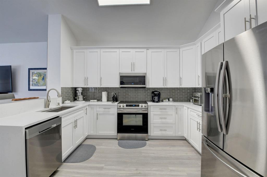 FAIRWAY LANDING - Residential