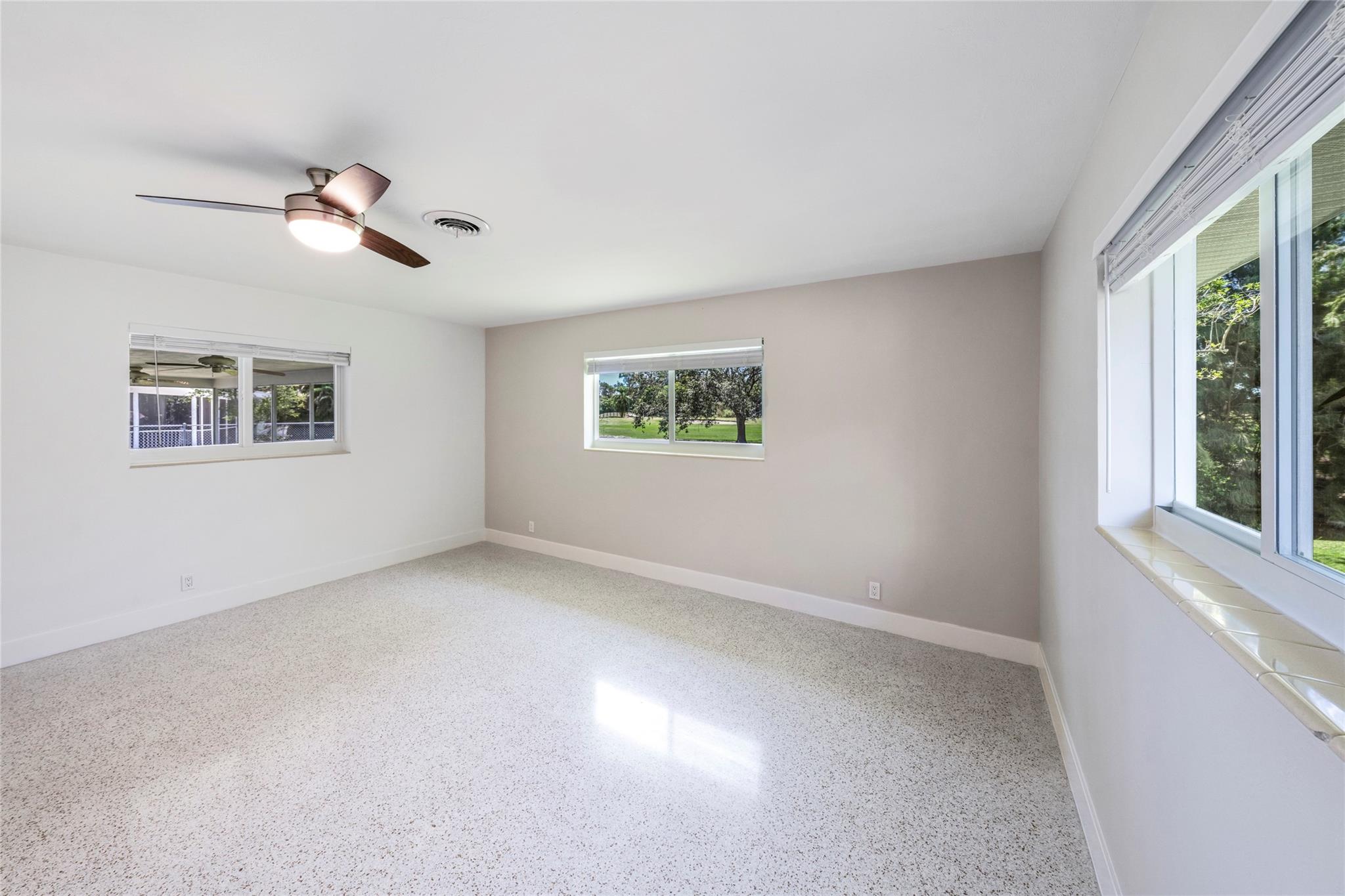 Central Golf Sec Of Holly - Residential Lease