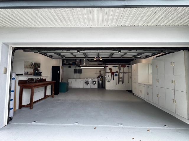 Central Golf Sec Of Holly - Residential Lease