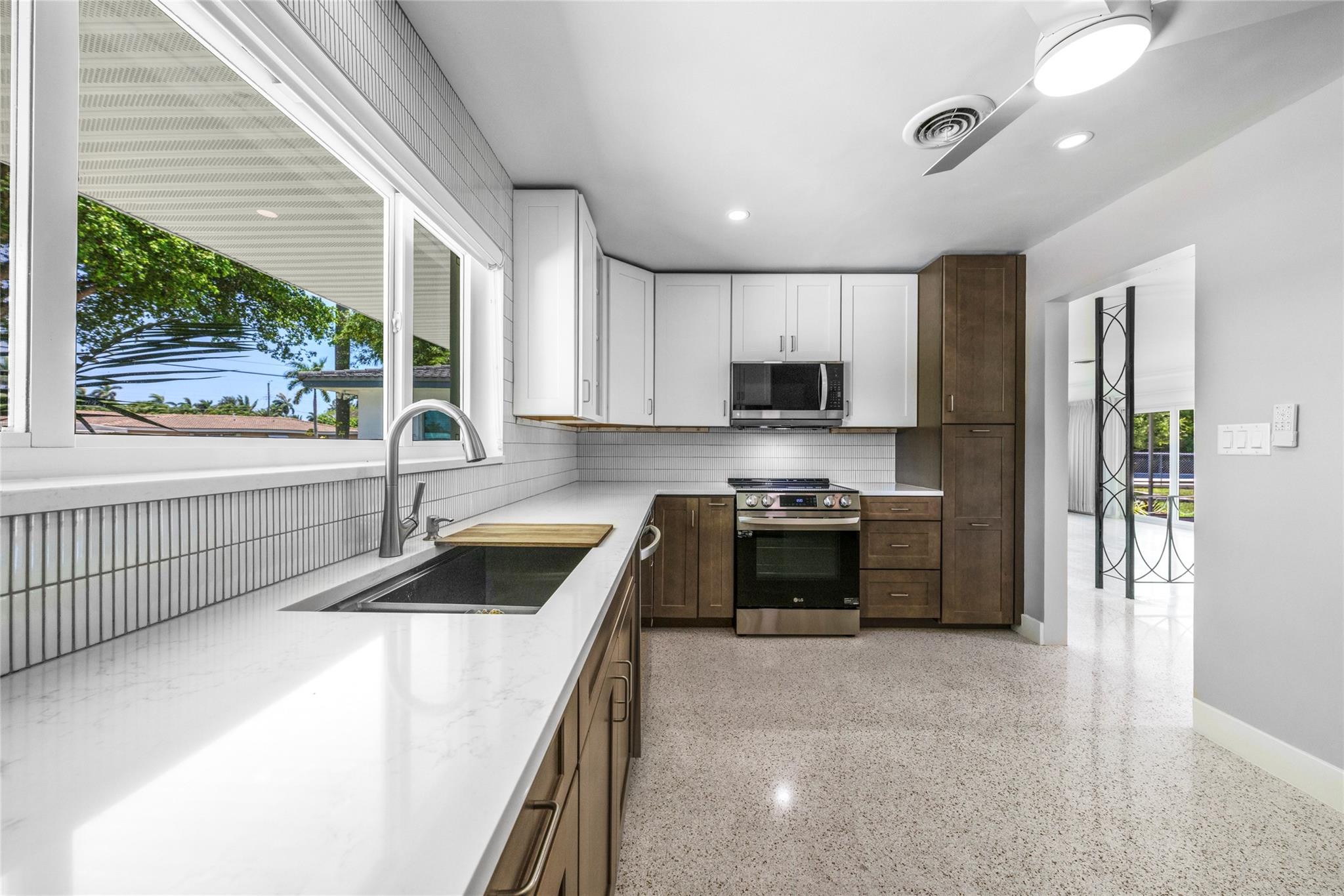 Central Golf Sec Of Holly - Residential Lease