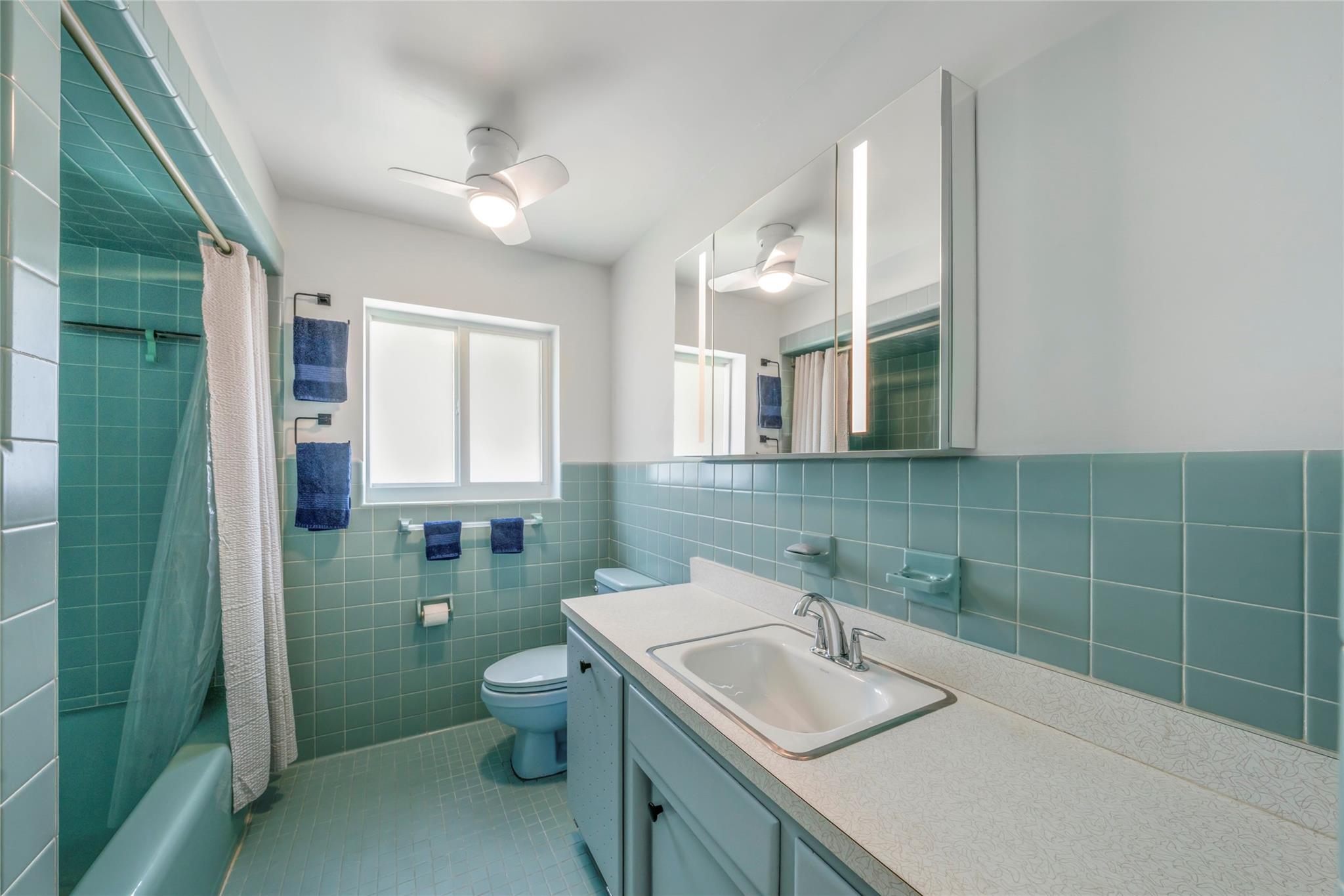 Central Golf Sec Of Holly - Residential Lease