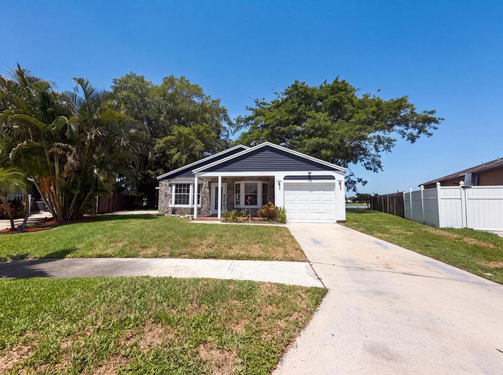 Photo of 9171 Beverly Court, Boynton Beach, FL 33472 (MLS # B26049717)