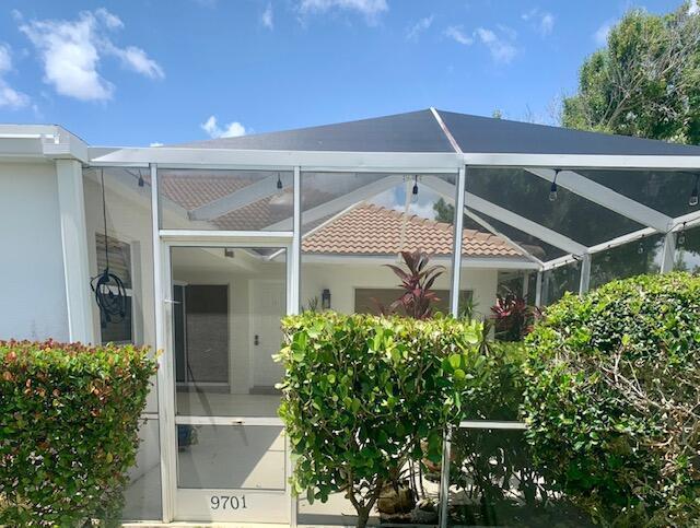 9701 Chapman Oak Court