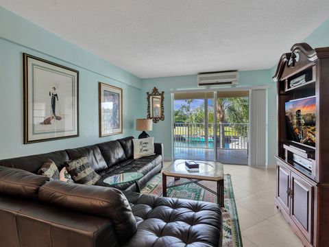 A home in Deerfield Beach