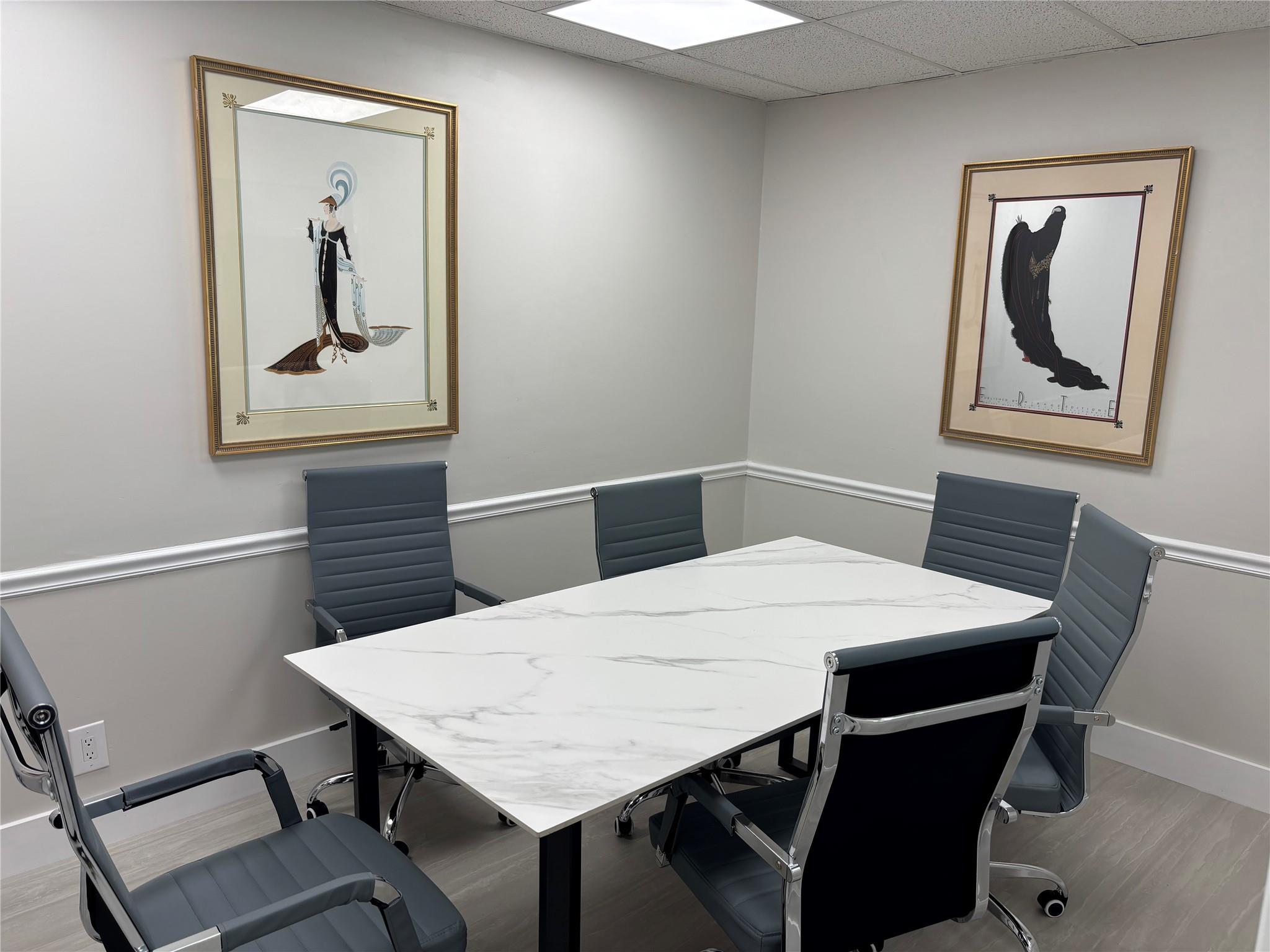 Beautiful office suite completely remodeled.
Rent includes free internet, electric, office cleaning and use of conference room.