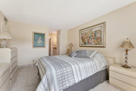 Tiny photo for 806 SE 7th Street #201, Deerfield Beach, FL 33441 (MLS # R11163033)