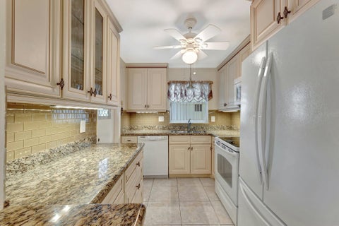 Tiny photo for 806 SE 7th Street #201, Deerfield Beach, FL 33441 (MLS # R11163033)