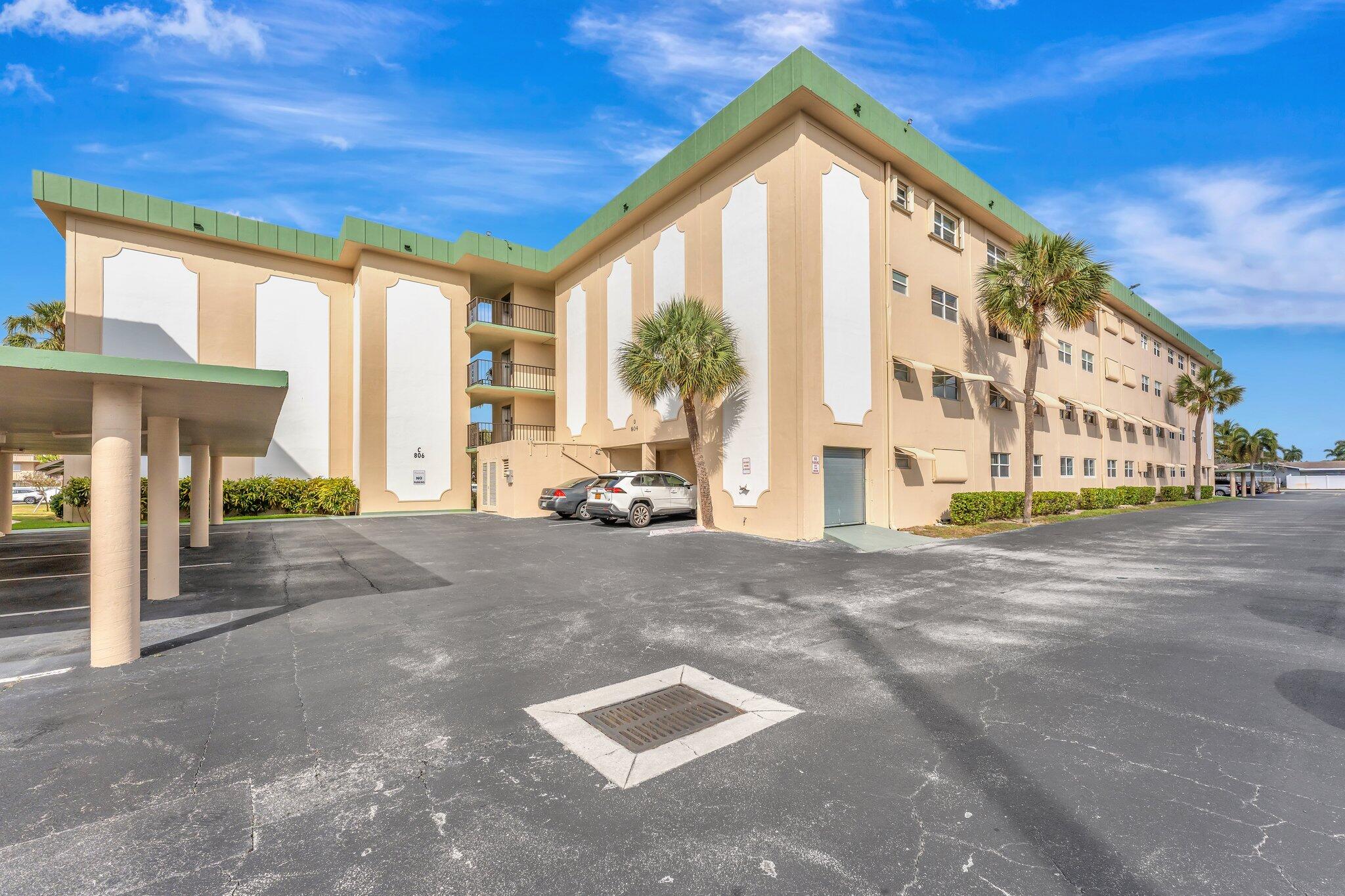 HAMPTON GARDENS 2 CONDO - Residential