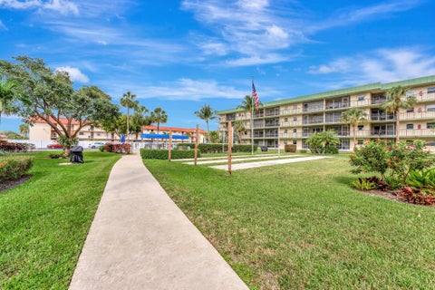 Tiny photo for 806 SE 7th Street #201, Deerfield Beach, FL 33441 (MLS # R11163033)