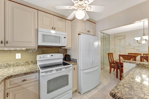 Tiny photo for 806 SE 7th Street #201, Deerfield Beach, FL 33441 (MLS # R11163033)