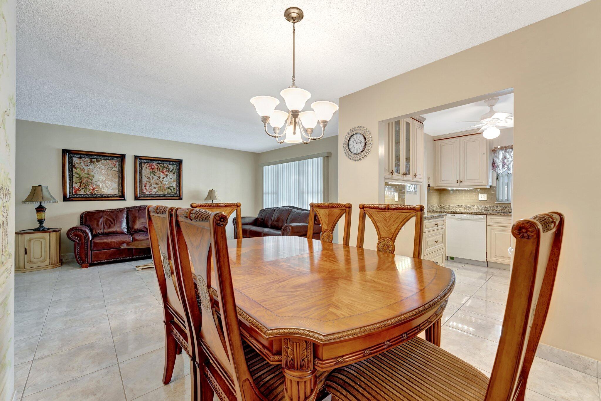 HAMPTON GARDENS 2 CONDO - Residential