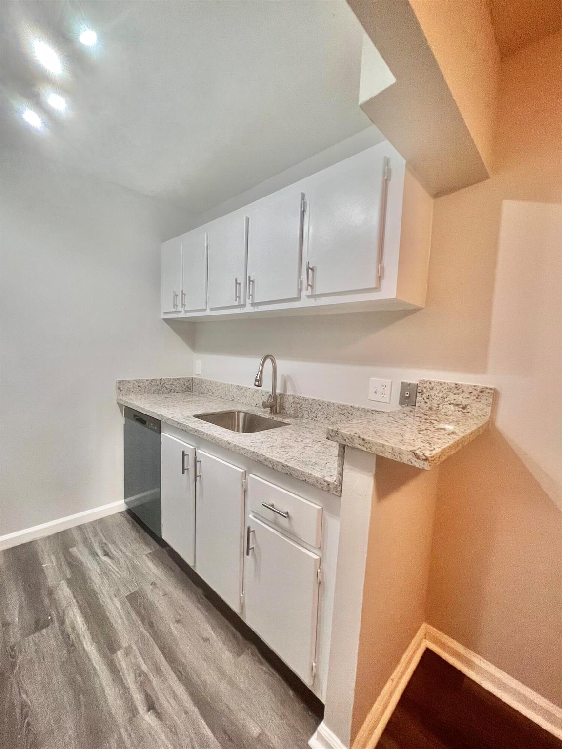 CROSS CREEK CONDO - Residential Lease