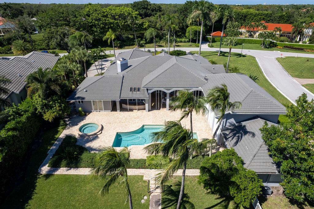 Photo of 2980 Le Bateau Drive, Palm Beach Gardens, FL 33410 (MLS # R11133601)