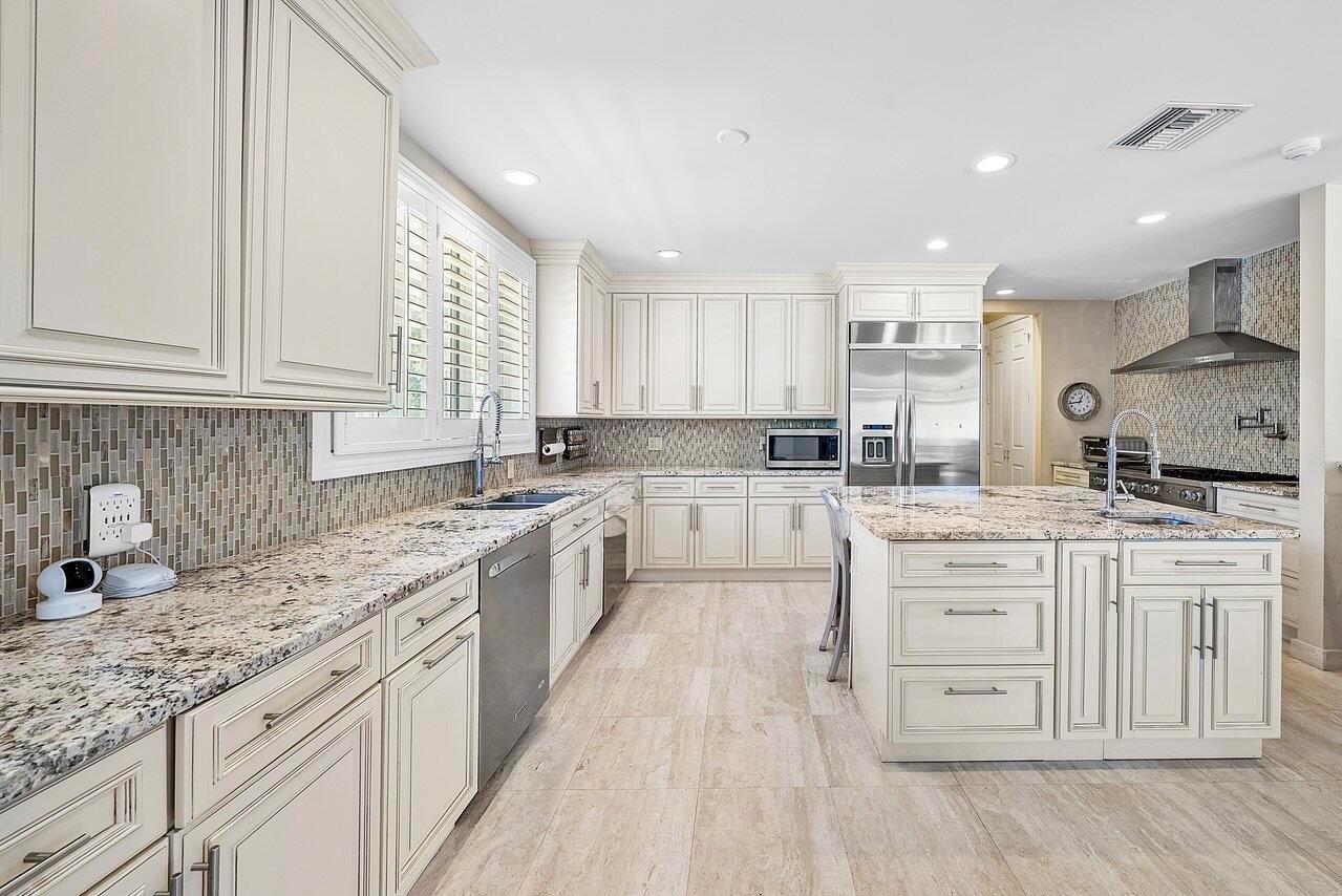 FRENCHMANS CREEK - Residential