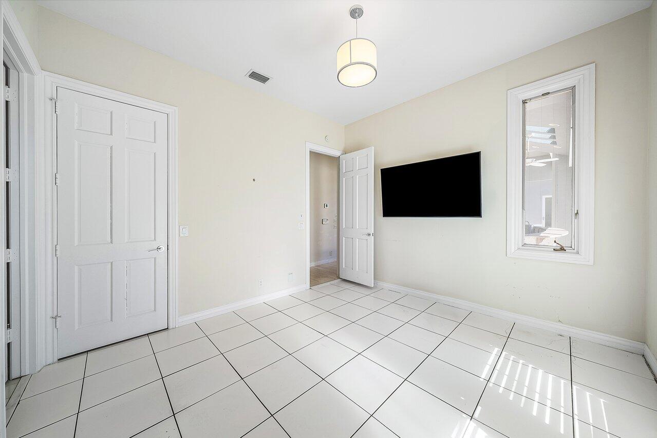 FRENCHMANS CREEK - Residential