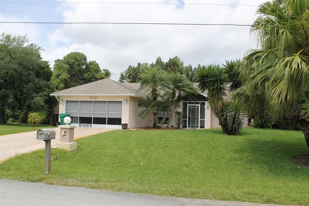 Photo of 529 SE Fallon Drive, Port Saint Lucie, FL 34983 (MLS # R10792395)