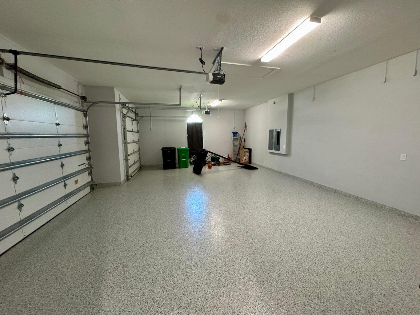 FIRST REPLAT OF RIVER POINT PUD - Residential Lease