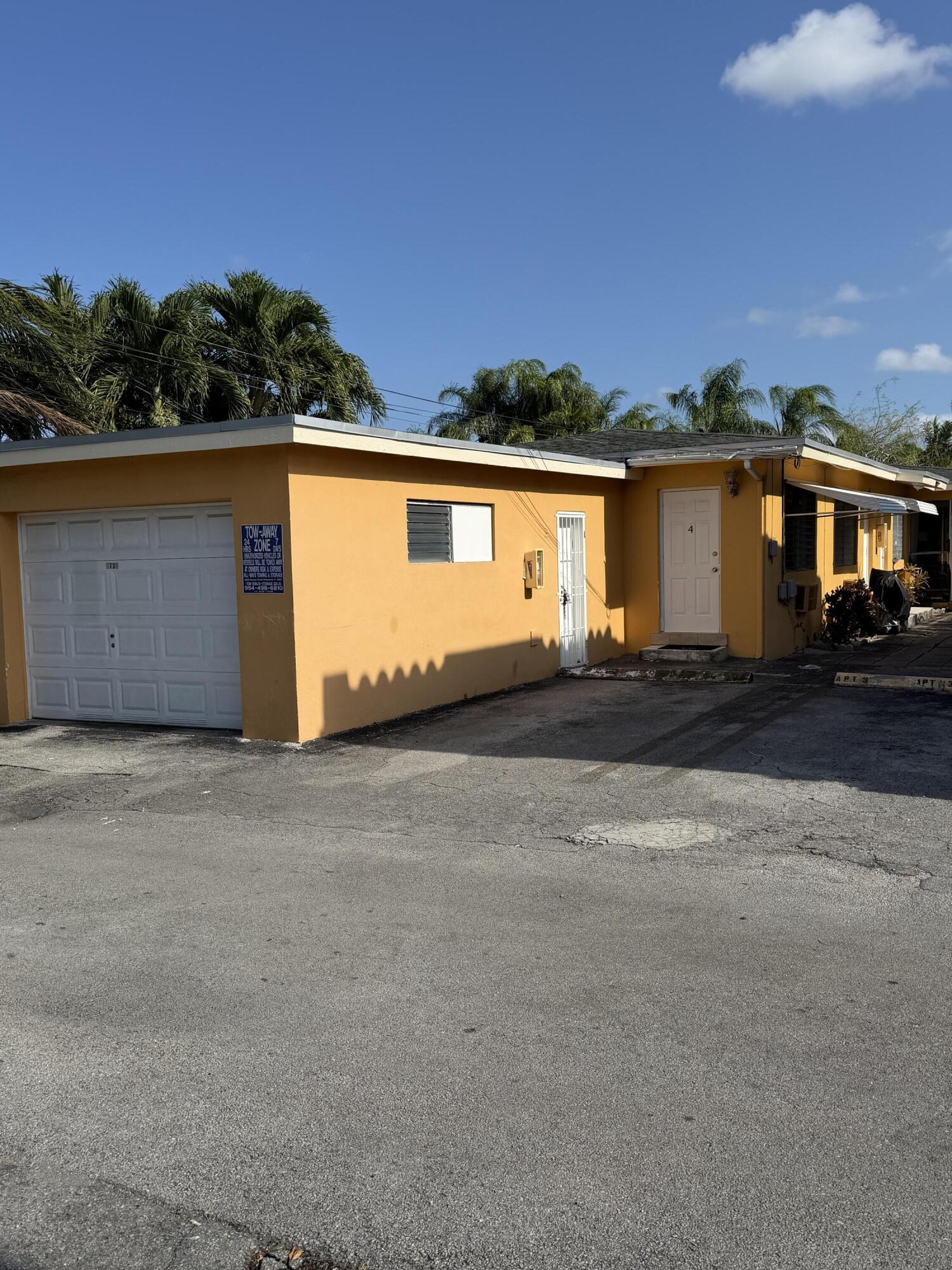 1733 Plunkett Street 4