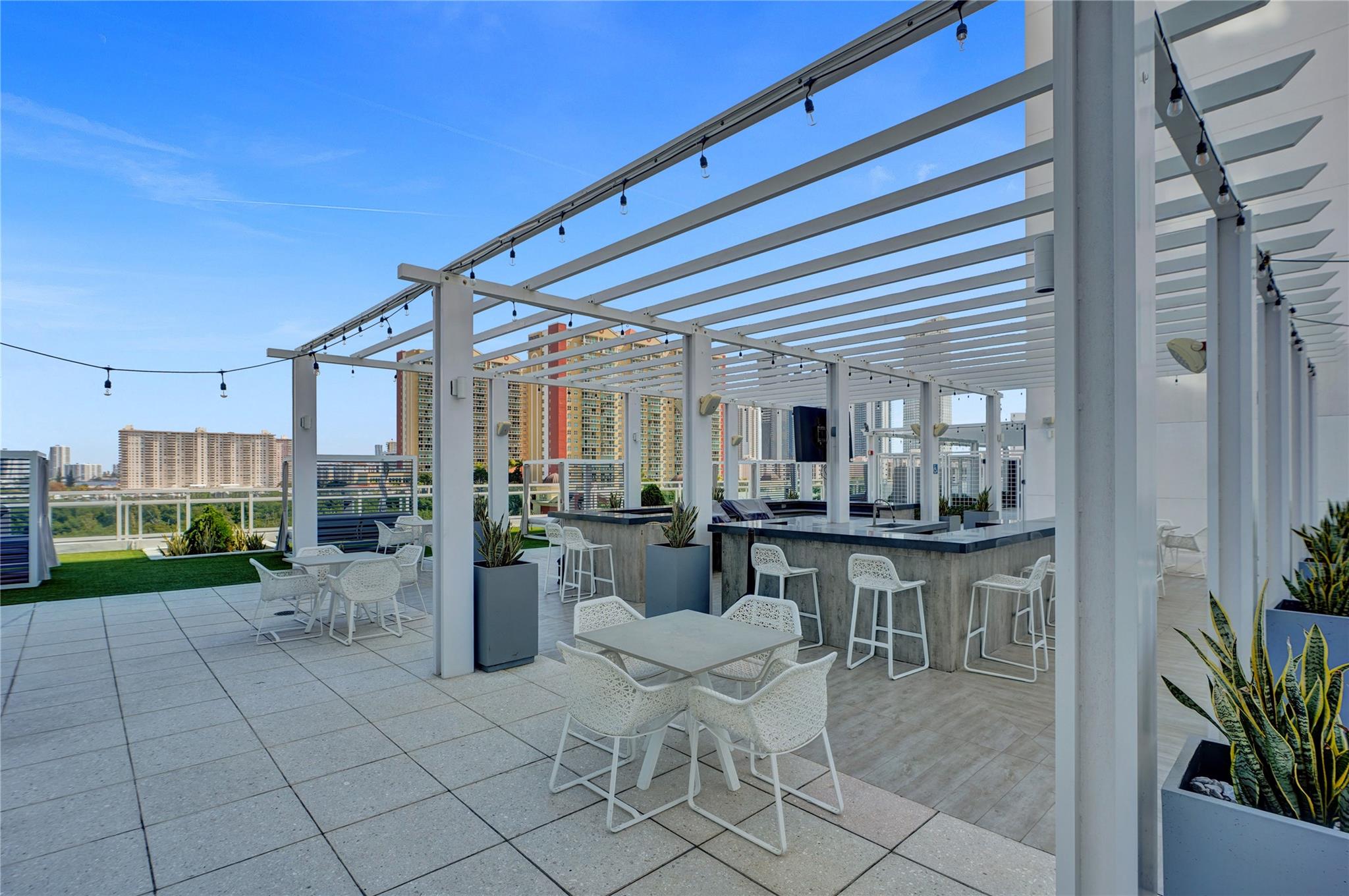 400 SUNNY ISLES - Residential