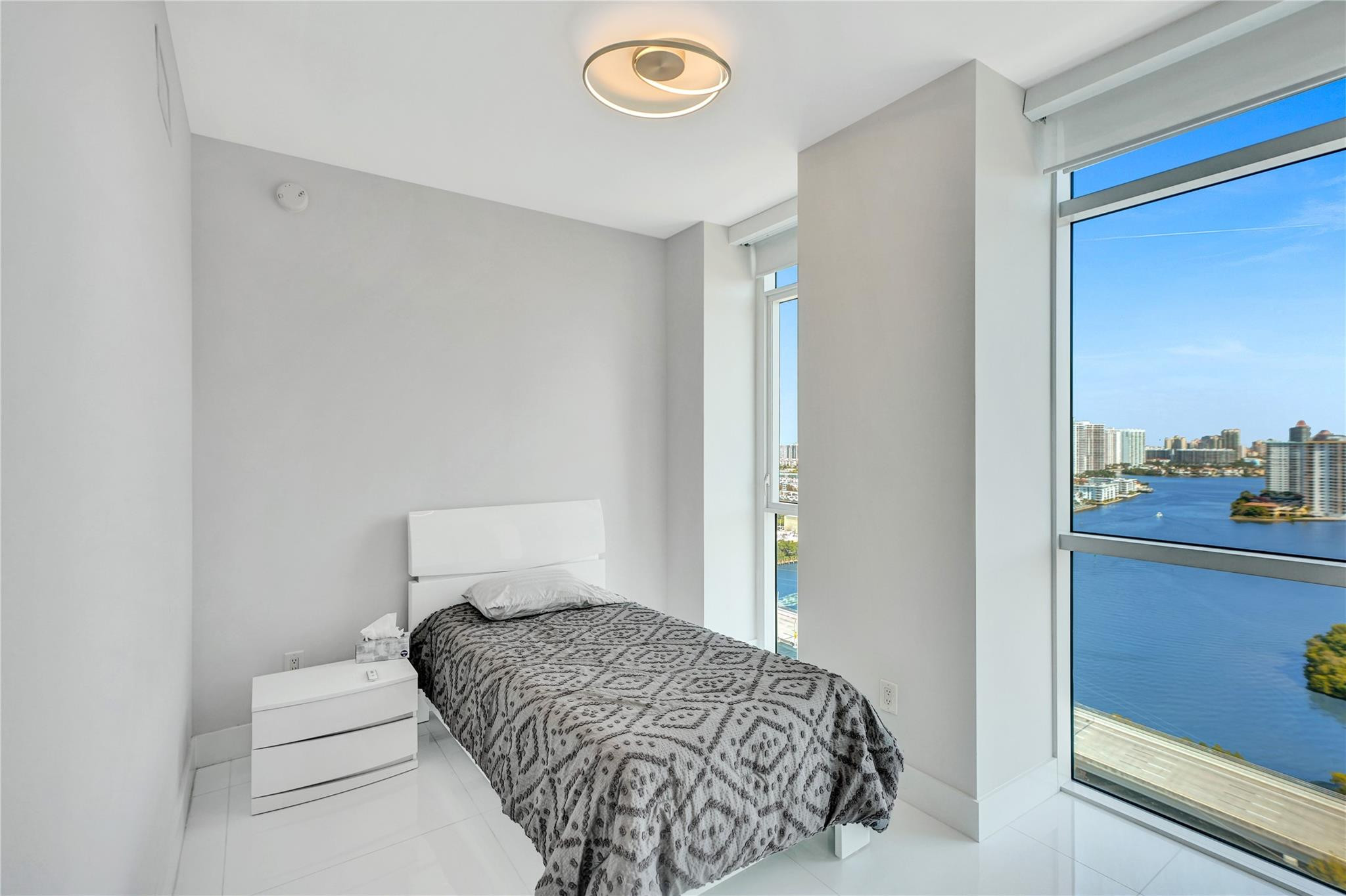 400 SUNNY ISLES - Residential
