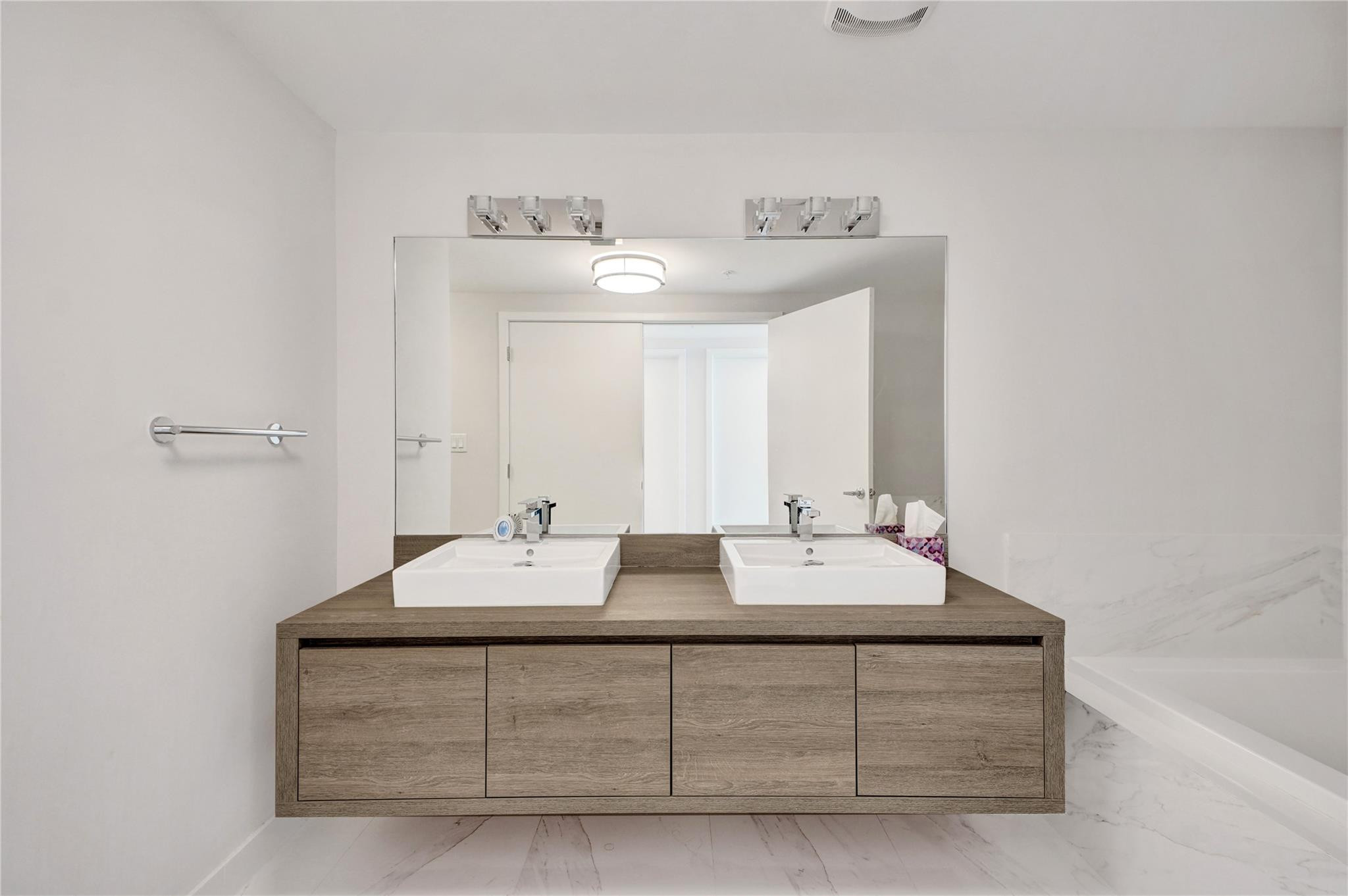 400 SUNNY ISLES - Residential