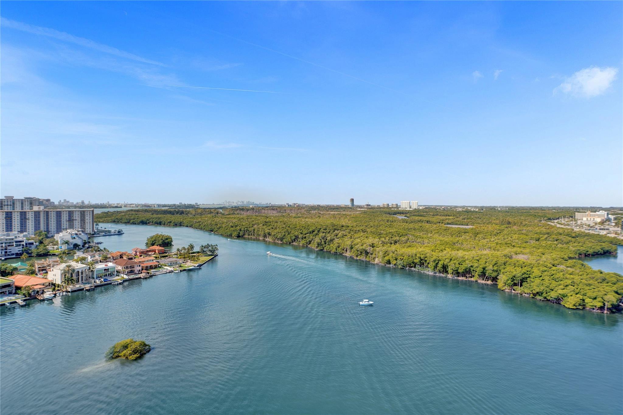400 SUNNY ISLES - Residential