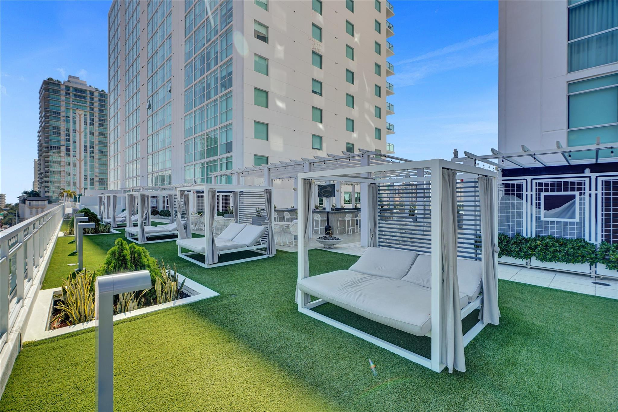 400 SUNNY ISLES - Residential