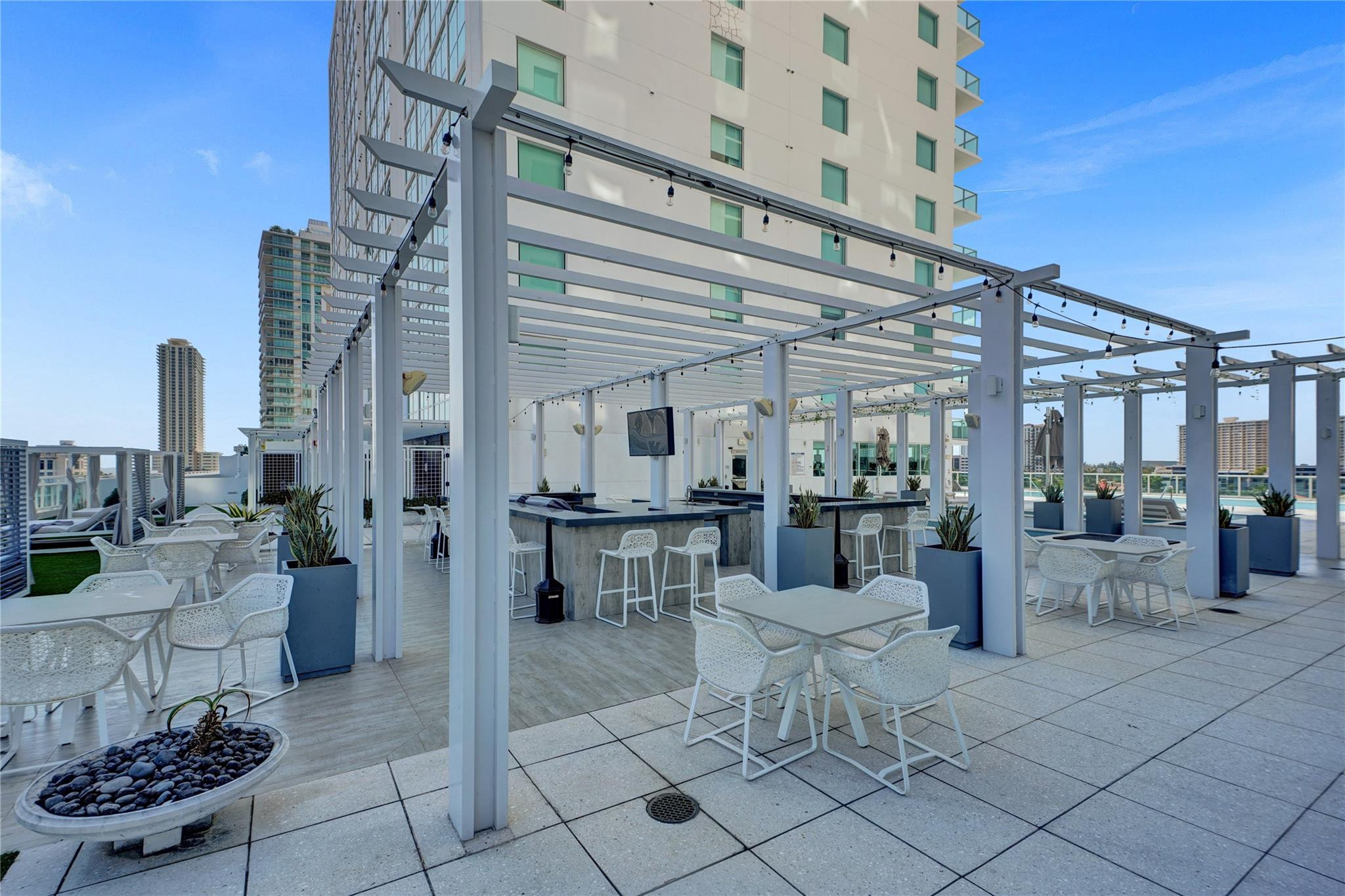 400 SUNNY ISLES - Residential