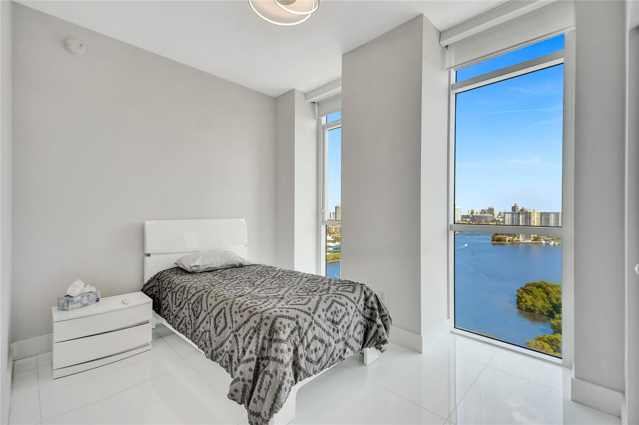 400 SUNNY ISLES - Residential