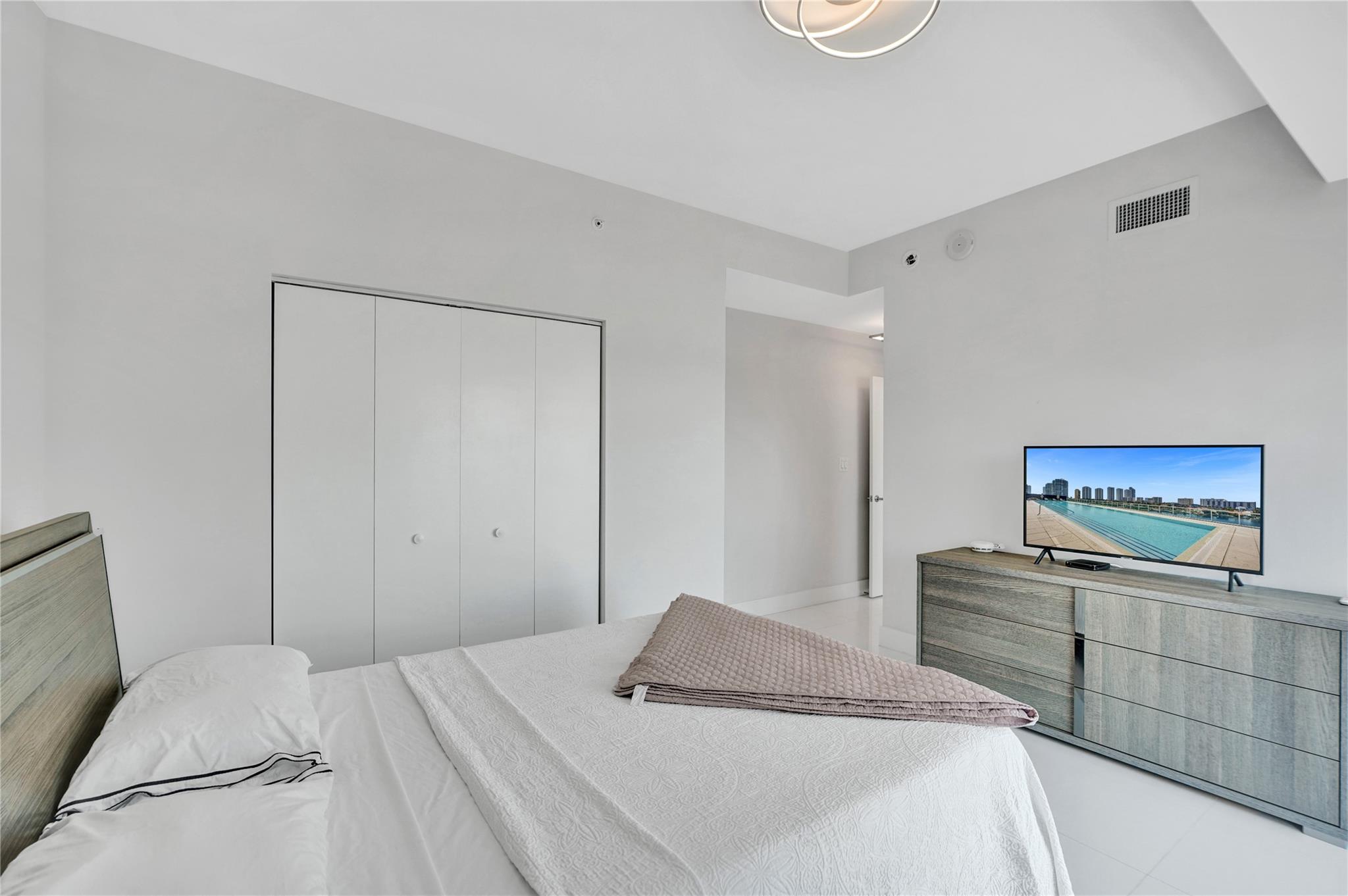 400 SUNNY ISLES - Residential