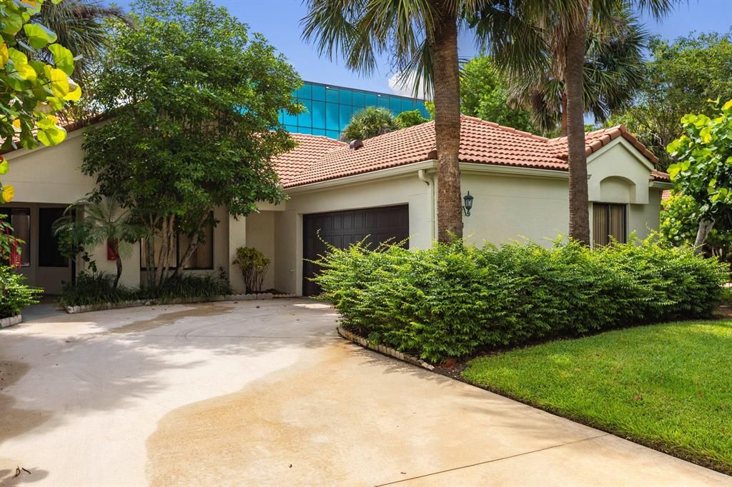 Photo of 704 Sea Oats Drive #D-2, Juno Beach, FL 33408 (MLS # R10732818)