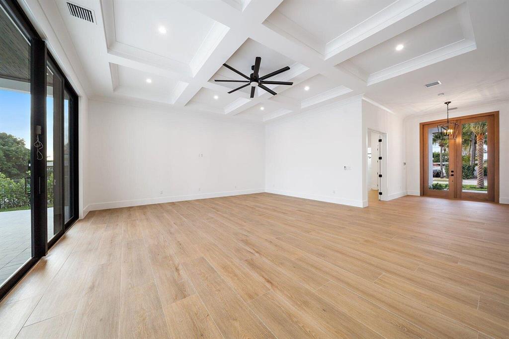 TEQUESTA COUNTRY CLUB - Residential