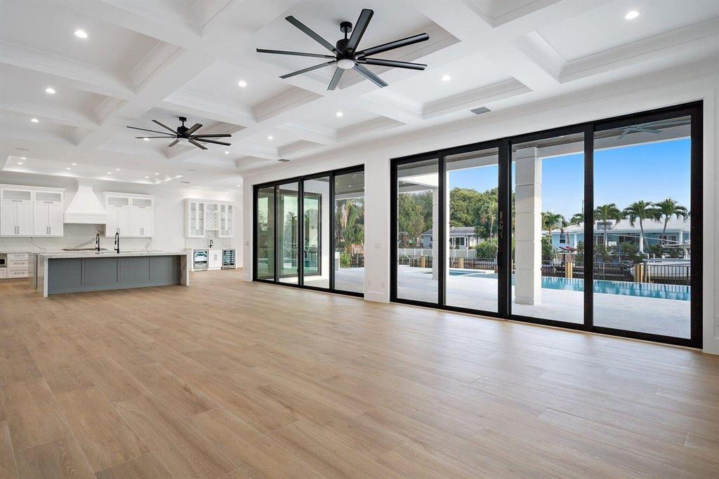 TEQUESTA COUNTRY CLUB - Residential