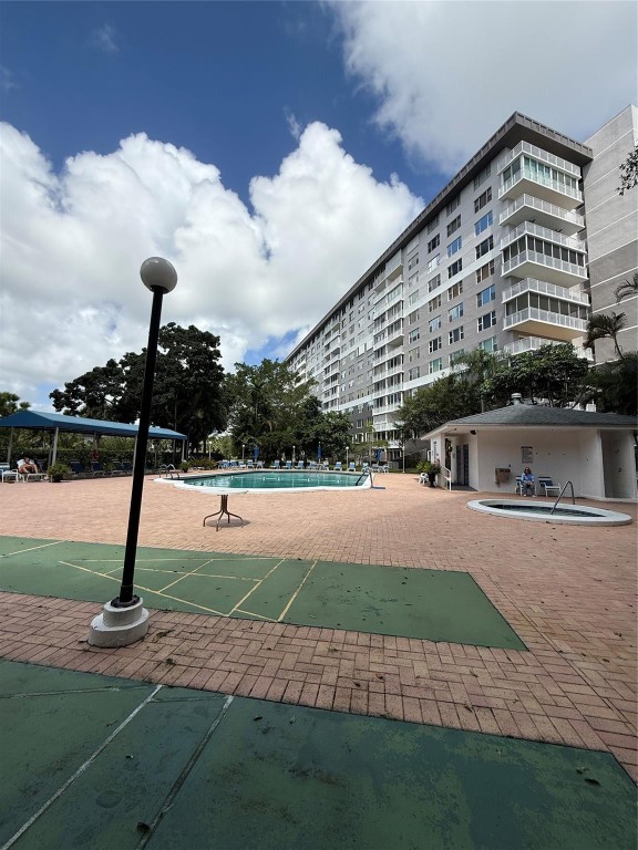 HILLCREST EAST NO 26 COND - Residential