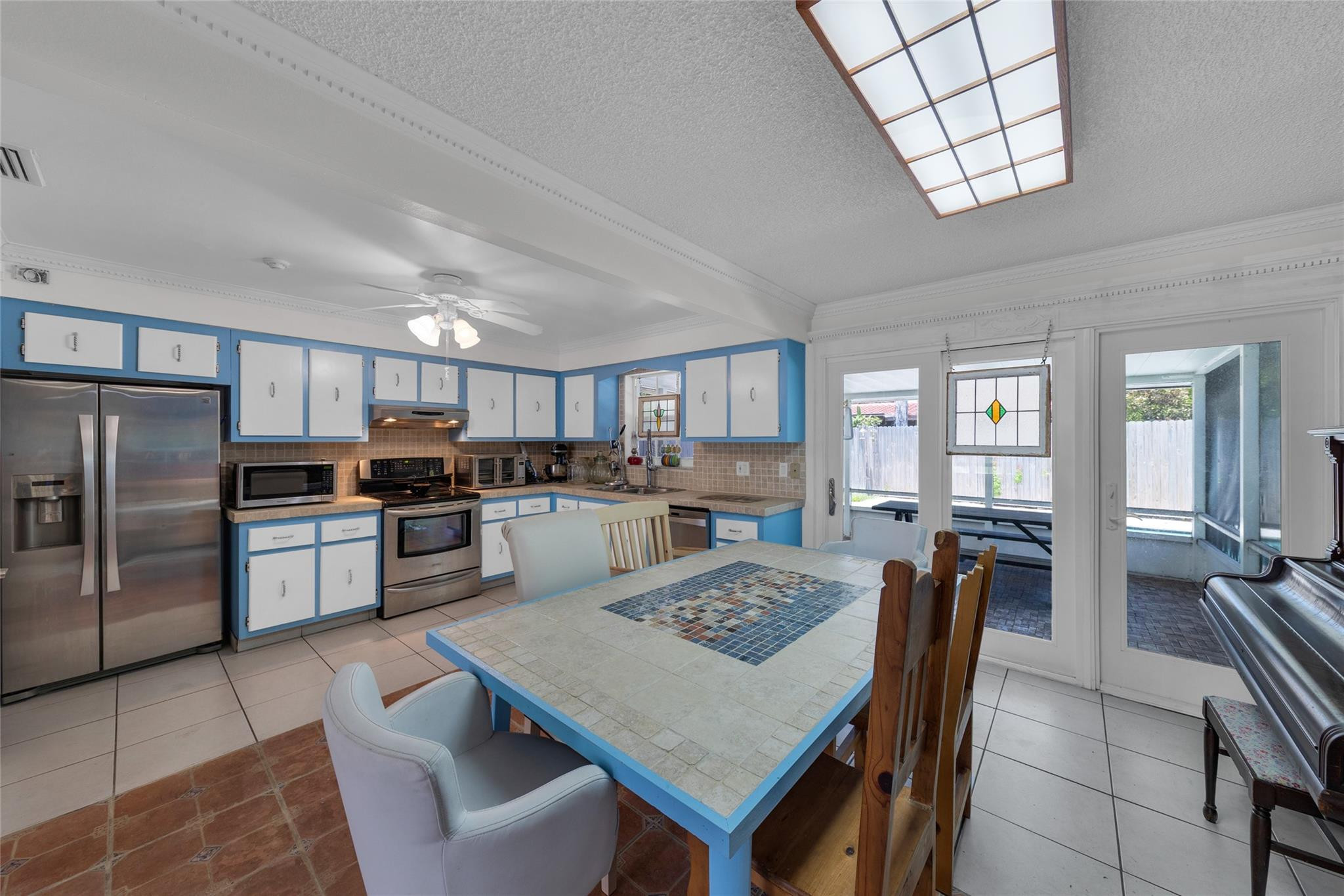 HILLSBORO SHORES SEC - Residential