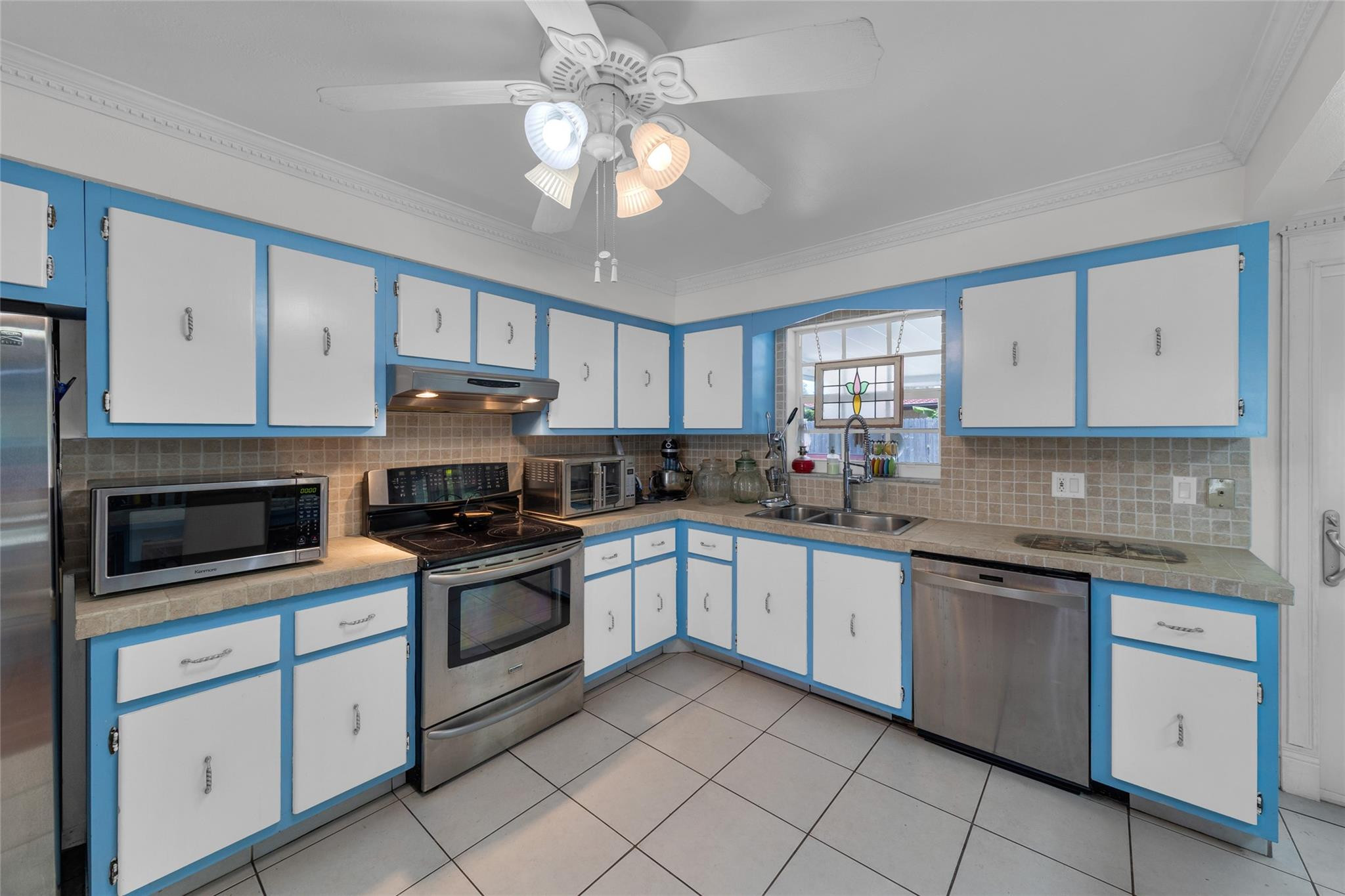 HILLSBORO SHORES SEC - Residential