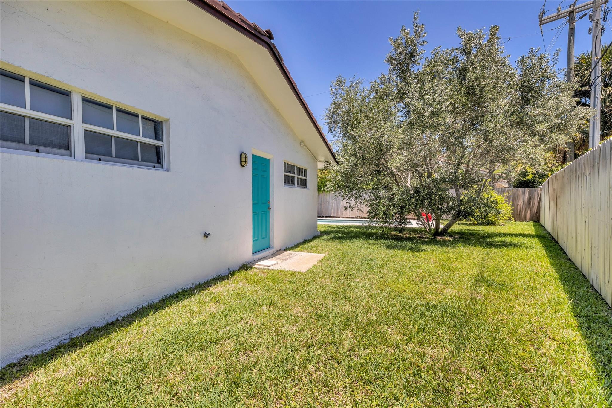 HILLSBORO SHORES SEC - Residential