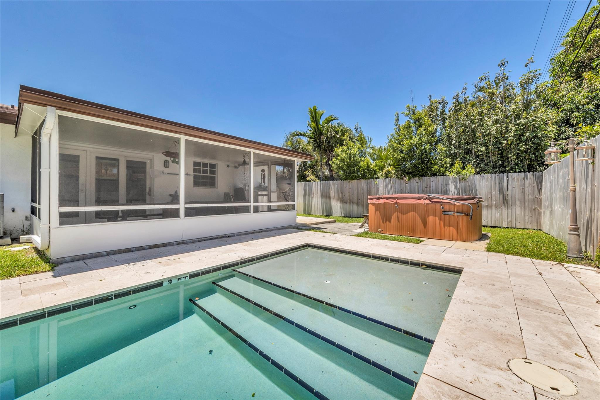 HILLSBORO SHORES SEC - Residential