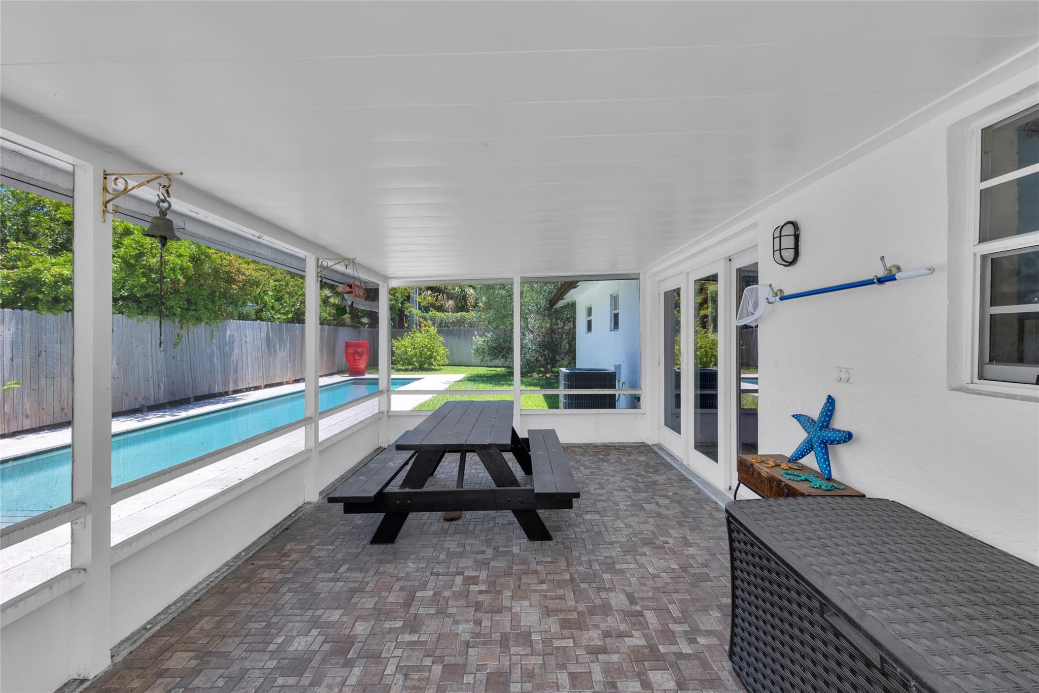 HILLSBORO SHORES SEC - Residential