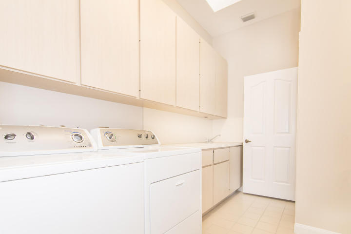 Hamptons at Maplewood - Residential Lease