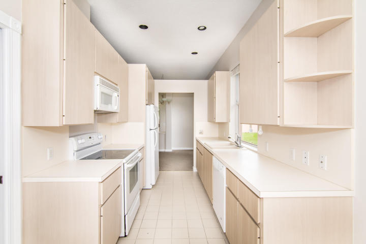 Hamptons at Maplewood - Residential Lease